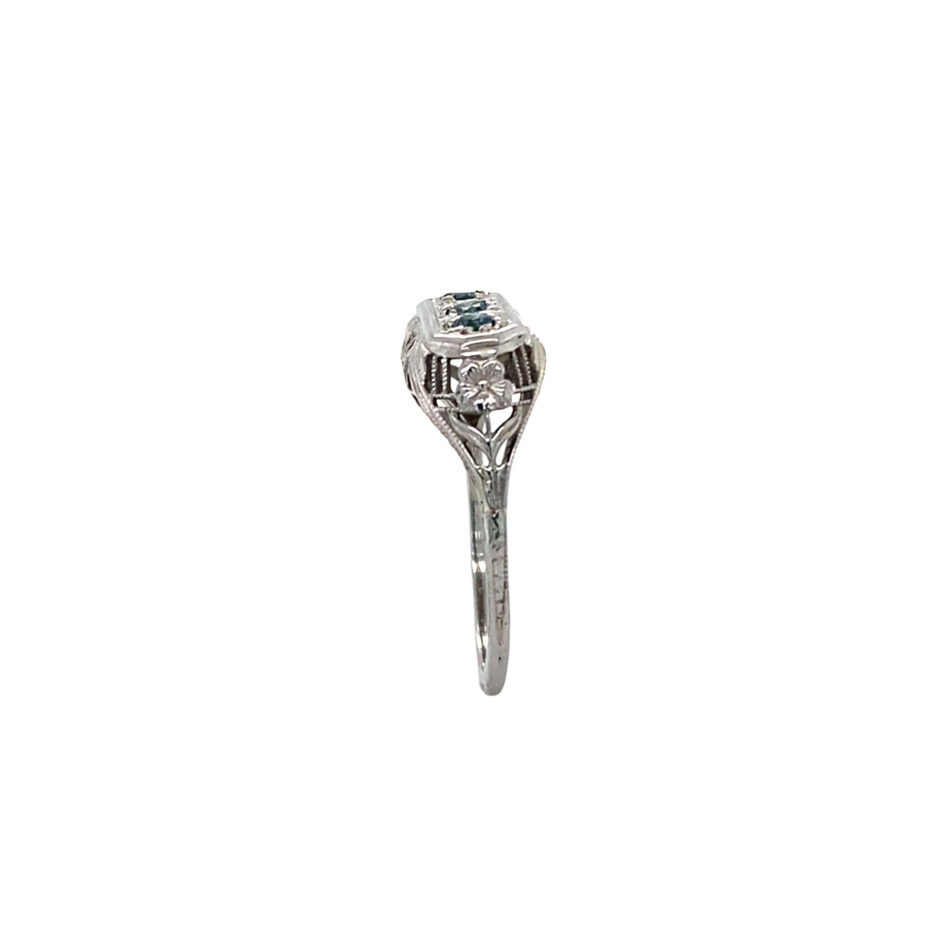 18K White Gold Three-Stone Green Diamond Ring - Image 7